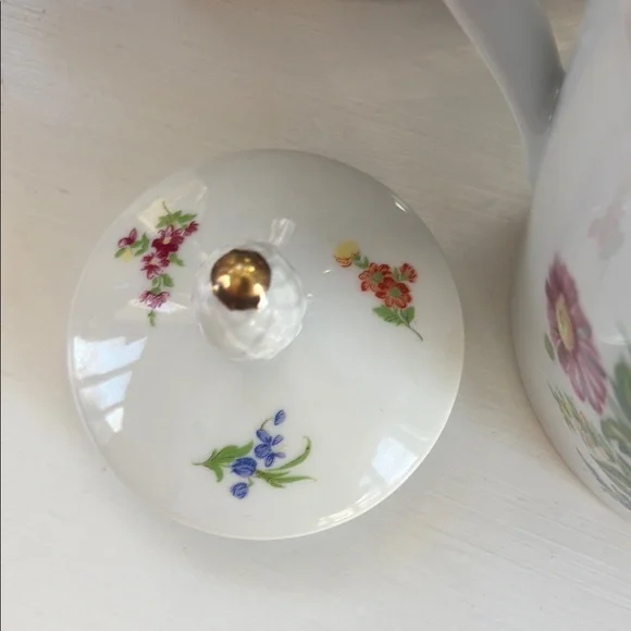 Limoges Floral Teapot White with Multicolor Design Beautiful condition no chips - Picture 5 of 9